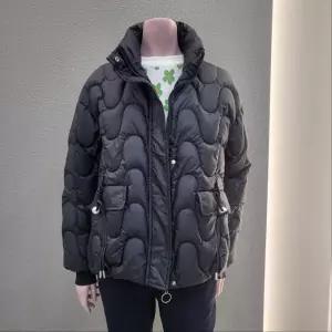 꼼빠니아포켓악세서리포인트 패딩점퍼 CADW0WHH100_IC