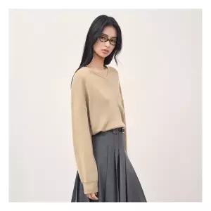 이사베이 정가78000 니트 브이넥 세미 오버핏 풀오버 VKUCB2922 205548