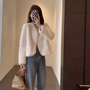 무지 하프코트 여성 겨울 반코트 포근한 패션 털 코트