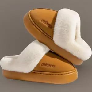 [신상오픈런]여성 미니멀 로고 슬리퍼 통굽 퍼 디자인 (44092296)