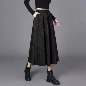 스커트 검정 자카르 중기장 PU가죽 플리츠 쉬폰 여성패션 A라인 가을겨울 DL4