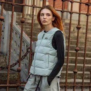 내셔널지오그래픽 N244WDV920 여성 헤론 U넥 경량 구스 다운 베스트 LIGHT JADE 1816719