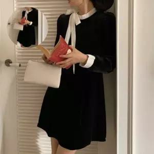 리본타이 스트랩 벨벳 배색 원피스 A라인핏 하객룩