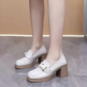 천진반 여친 데일리룩 신발 힐펌프스 하이힐 춘추 에나멜 통굽 단화 네모난 앞코 가죽 로퍼 스틸레토 힐 KU