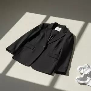 헤지스레이디스 25SS SET-UP블랙 폴리혼방 싱글버튼 자켓 HSJA5B393BK 1301681