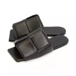 보테가베네타 보테가베네타 블랙 인트레치아토 패치 741350 VBSD0 1000 남자 뮬 샌들/슬리퍼