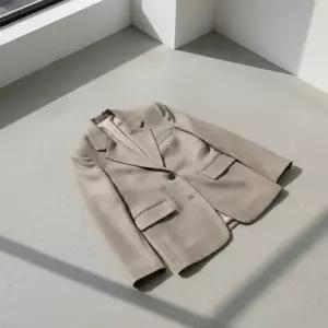 헤지스레이디스 25SS 울라이트카키 체크 싱글버튼 버진울 자켓 HSJA5A102K1 1301873