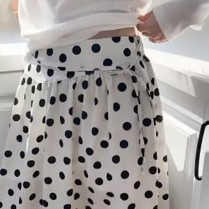 [하프클럽/]여성 캐주얼 도트 패턴 플레어 롱스커트