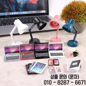 1:12 인형 집 미니어처 노트북 전화 태블릿 책상 램프 연필 컵 모델 학습 듀크 장면 장식 6 개 7 세트