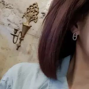 SE124 여성 심플 콩콩 디자인 실버 이어링 은귀걸이 (실버 925)