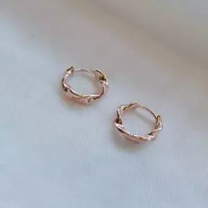 SE158 여성 꼬임 원터치 실버 링 데일리 은귀걸이 (실버 925)