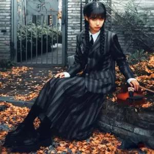 웬즈데이 교복 코스튬 컨셉 할로윈 의상 코스프레 졸업사진