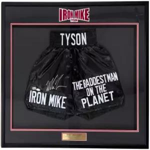 마이크 타이슨 맞춤형 블랙 배드스트 맨 복싱 트렁크 JSA QR 홀로그램에 서명하다