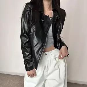 레더자켓 여성 블랙 유광 크롭 슬림핏 레더 라이더자켓
