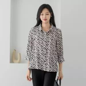엄마옷 마담4060 [클래씨마담]네모나염단추 여성 데일리 블라우스 -RBL2603039-