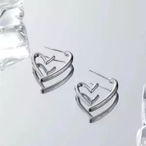입체 아웃라인 서지컬 하트 귀걸이 실버 하트 귀장식 형링 광택링