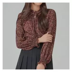[미쏘]잔플라워 셔링 블라우스(MIWBLAC6QG).