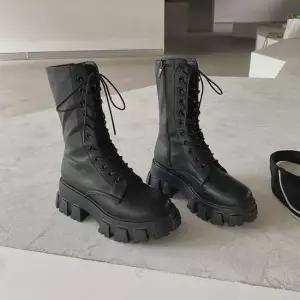 [오노마] ONM 여자 블랙 캐주얼 통굽워커 레이스업 미들 롱 워커