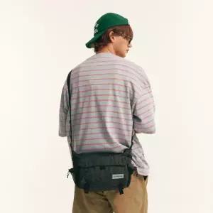 [롯데백화점]캉골 CBR 레트로코어 라지 크로스백 3354 블랙 (KREBCB33540)