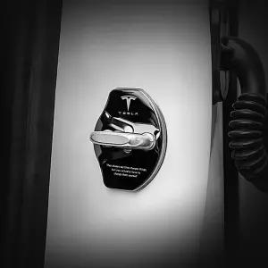 테슬라 테슬라도어스트라이커 도어스트라이커 테슬라도어락 커버 모델3 도어스트라이커커버 테슬라몰딩