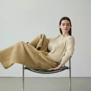 yoyoyoy여성[최초가 133000원] 카고 플리츠 스트레이트 팬츠 2colors)_AK02WNPSL01