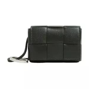 [보테가베네타] 스트랩 카세트 에어팟 케이스 135582951