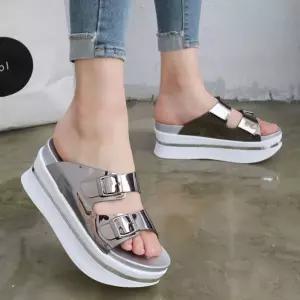 투버클 스트랩 슬리퍼 7.5cm 통굽 키높이 롱다리효과 여성슬리퍼 여름슬리퍼