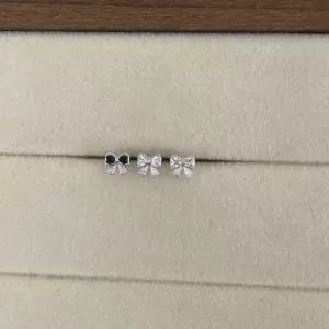 큐빅 골드 미니 리본 소품샵 발레코어 귀걸이 포인트 쁘띠 피어싱 행운 써지컬 실버