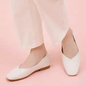 [슈펜] 레더라이크V컷 단화 1.5 (MISW79S41-T)