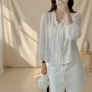 [다잇템] 여성 크로쉐 리본 비침 벌룬소매 프릴 코튼 블라우스