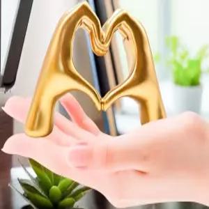 위시파야딘 작은 금색 하트 손 동상 장식 황금 모던 추상 러브 거실 침실 책장 커피 테이블 및 사무실 책상