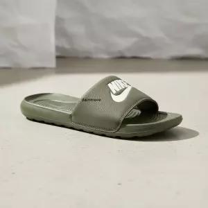 나이키 빅토리 원 슬라이드 스포츠 슬리퍼 샌들 CN9675303