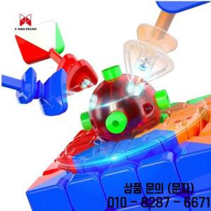 Qiyi 신제품 XMD 홍 5x5x5 UV 드릴링 표면 자석 매직 큐브 선물 14세 이상 장난감 대회 게임 스티커리스