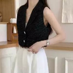 |CCJ6E36|여성 브이넥 카라 민소매 크롭 니트 조끼