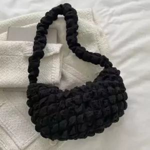 라탄쇼퍼백 가벼운가방 체크패턴 복조리백 구름숄더백 구름