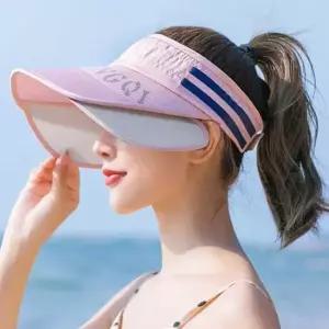 여자 비치 휴가철 코디 썬바이저 날개 모자 아이템