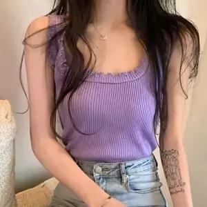 여름코디 여자 여름 휴양지룩 주름 프릴 보라색 민소매티