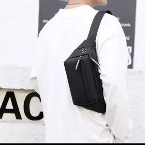 [셀러에이드]남녀공용 미니 슬링백 크로스백 여행용 가벼운 데일리 가방 검정