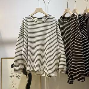 아이언하트 여성용 이너 가을 봄가을 긴팔 라운드 티 셔츠 얇은 루즈핏 스트라이프 롱루즈핏 KKE3