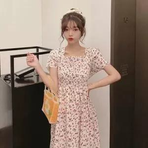 ONM 여자 20대 데이트 룩 잔꽃 플라워 쉬폰