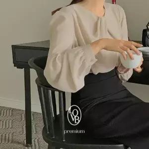 핫핑 [LOVB] L-1437 사선브이넥 꼬임 셔링블라우스