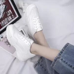 [오노마] ONM 여성 학생 캐주얼 화이트 운동화 키높이 어글리슈즈