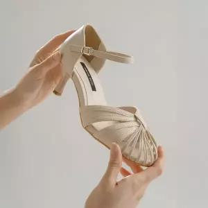 [소보제화]린지 미들힐 스트랩 샌들 6cm