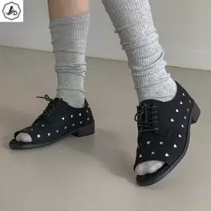 [애슬릿] 레이스업 로퍼 토오픈 캐주얼 실버 하트 단화