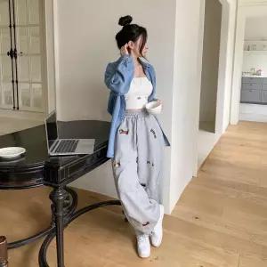 [옷자락] 여성 봄철 간절기 루즈핏 곰 자수 청셔츠