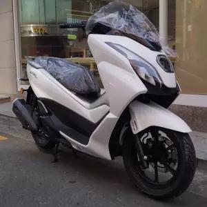 하우주 UFR125 동급 최강 프리미엄 크루저 스쿠터 / BOSCH ABS 2채널 + TCS + TPMS