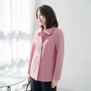 엄마옷 마담4060 자켓 중년여성 데일리 [클래씨마담]브로치텍스처 -YJK2603033-