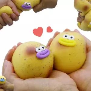 감자 모양 귀여운 표정 부착 말랑한 질감 손가락 누르기 반복 놀이 심리 안정