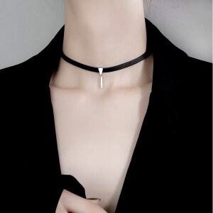 아이루리 레더 실버 스틱 드롭 초커 목걸이