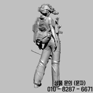 50mm 잘생긴 여성 군인 수지 모델 피규어 Gk 마이크로 미니어처 3d 흰색 장난감 조립되지 않은 키트